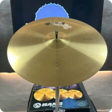 Prato de Ataque (Crash) 18" Waldman Bang Com Sonoridade Brilhante e Melodioso em Liga Brass